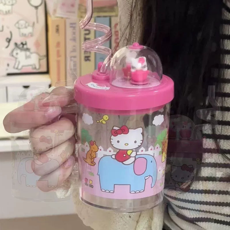 Cốc Nước Xoay Hình Hello Kitty